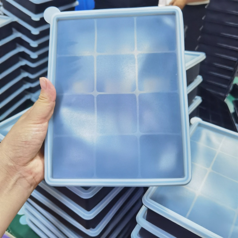 Household 4-Grid Ice Cube Tray with Lid