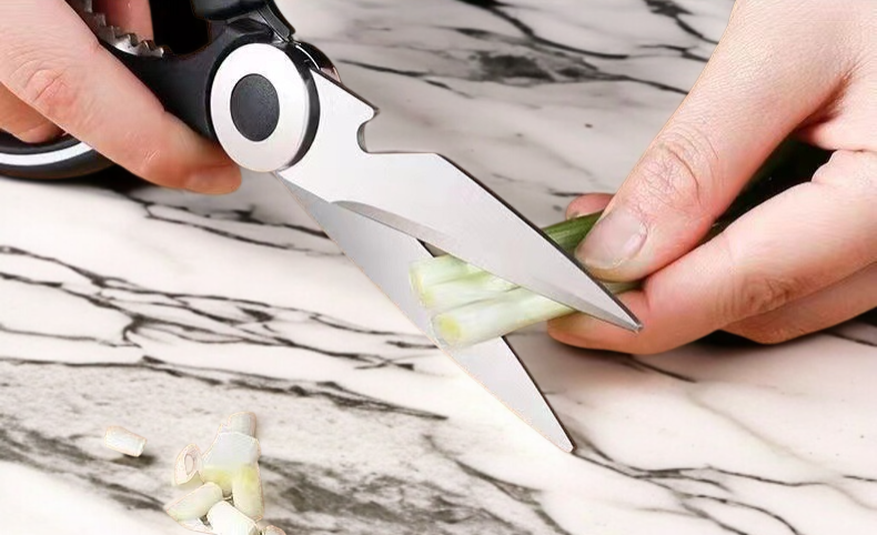 고기와 생선 손질용 강력 가위