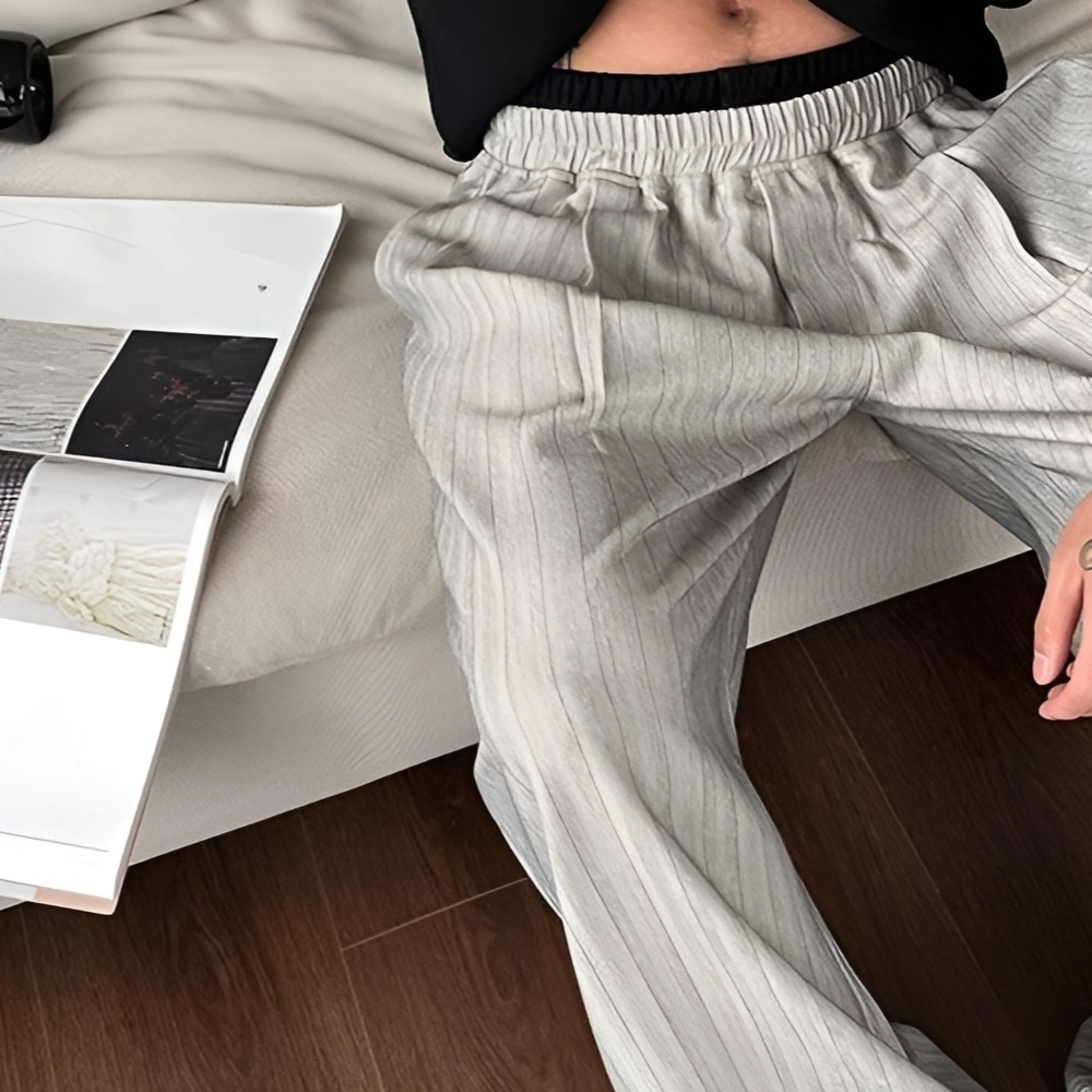 春夏にぴったりのメンズストライプパンツ