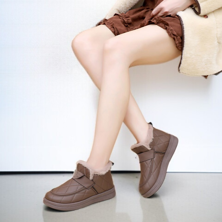 겨울철 여성용 보온 아우터