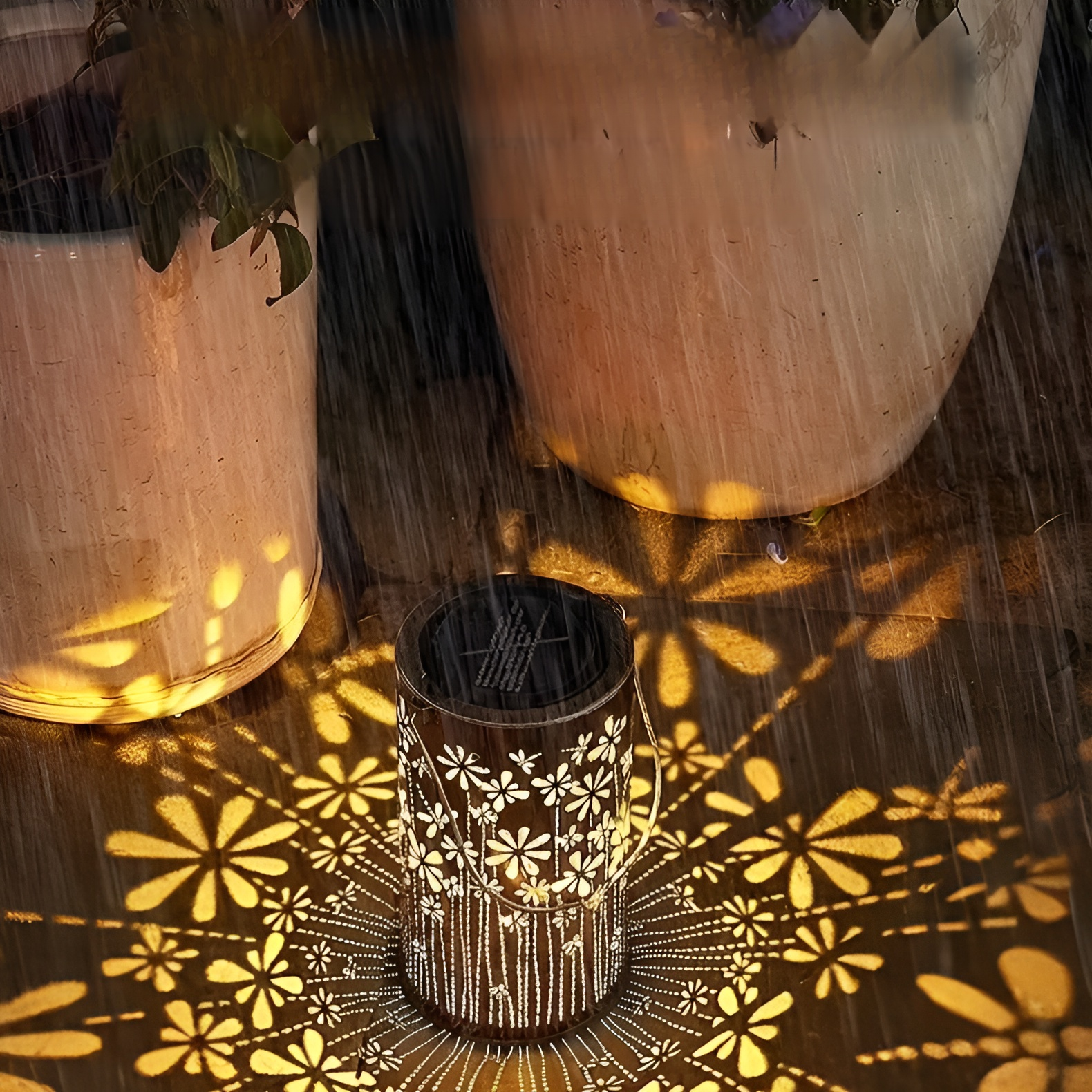 Outdoor solar-powered dragonfly night light