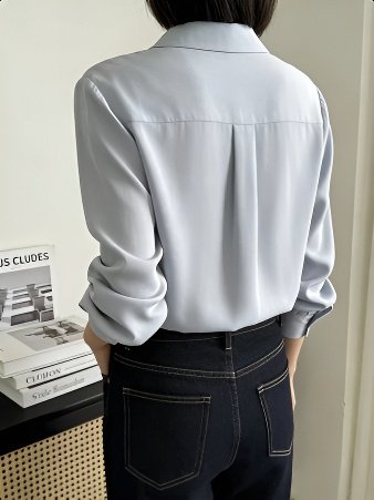 Französisches minimalistisches drapiertes Hemd