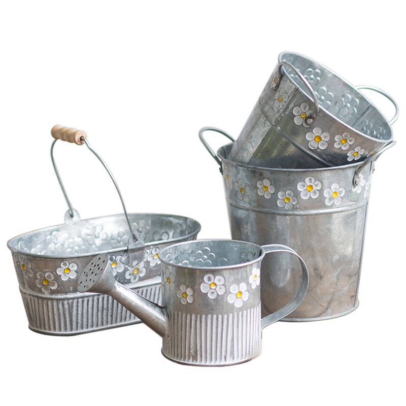 Vintage vintage wrought iron milk bucket