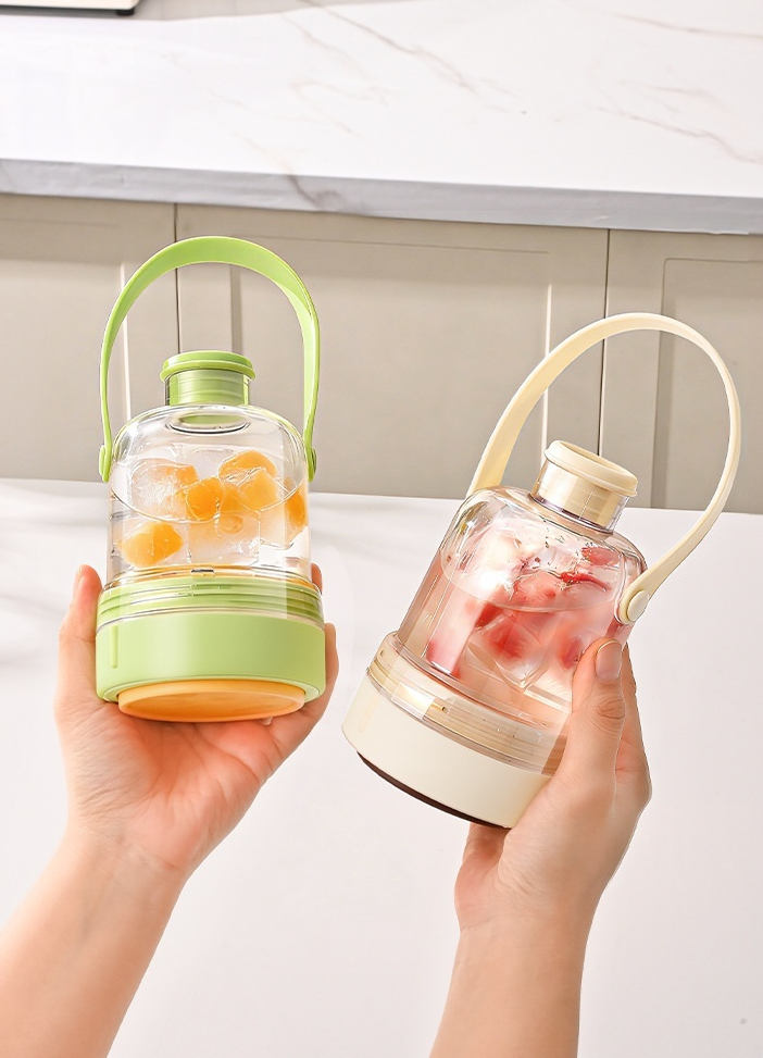 Unique dumpling shaped cup for iced drinks