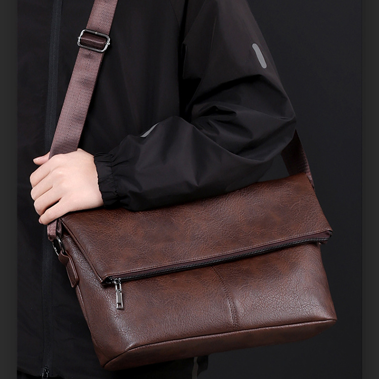 新款PU復古男士單肩包通勤包商務會議文件背包男包時尚潮牌斜挎包