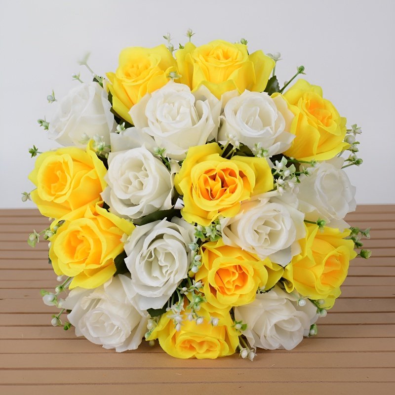 Handgemachter Seidenrosenstrauß