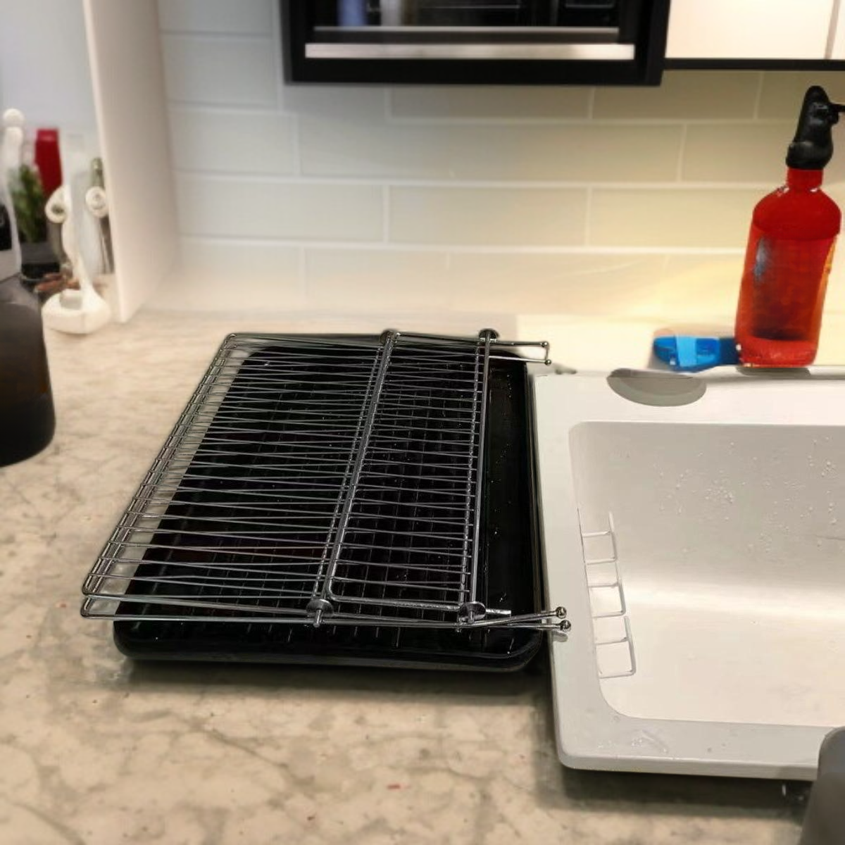 공간 절약형 주방 선반