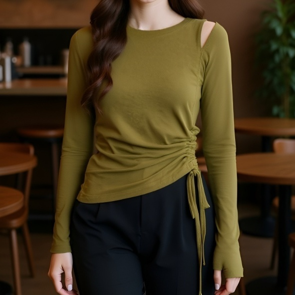 無地のスリムフィット長袖ベースレイヤー