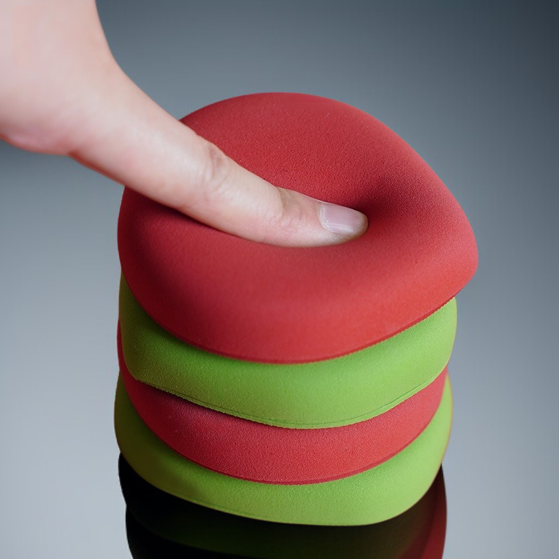 젖은 상태와 마른 상태 모두 사용 가능한 부드러운 파우더 퍼프