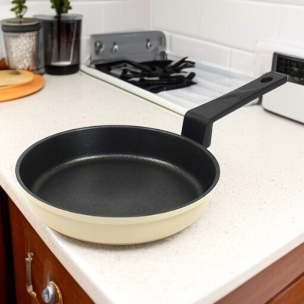 ホーム ミニステーキパン 焦げ付かないフライパン 小さいオムレツ 厚揚げ パンケーキパン フラットフライパン