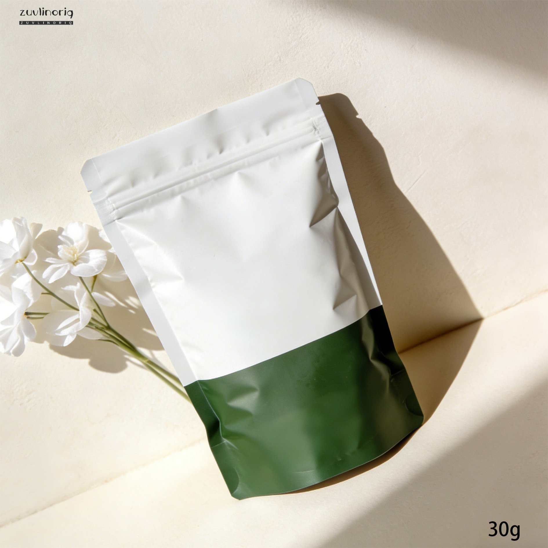 Świeże liście szpinaku z własnej uprawy