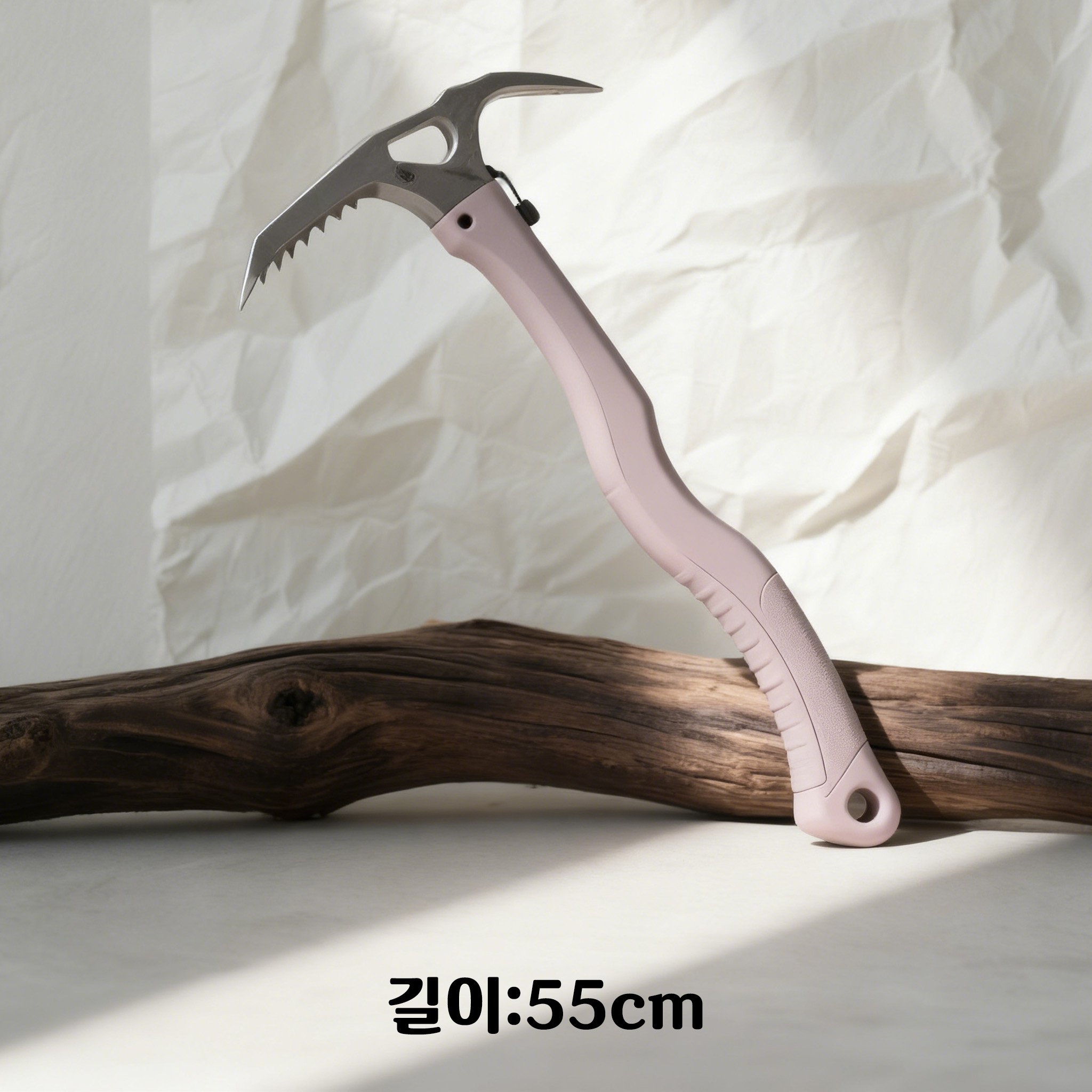 빙벽 등반에 적합한 합금 해머 사용 장면