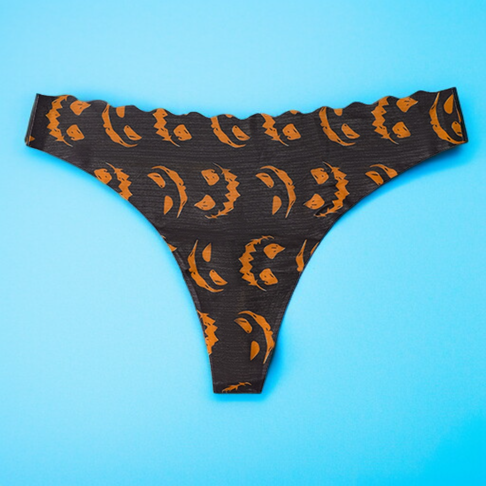 통풍 좋은 여성 아이스 실크 팬티 뒷모습