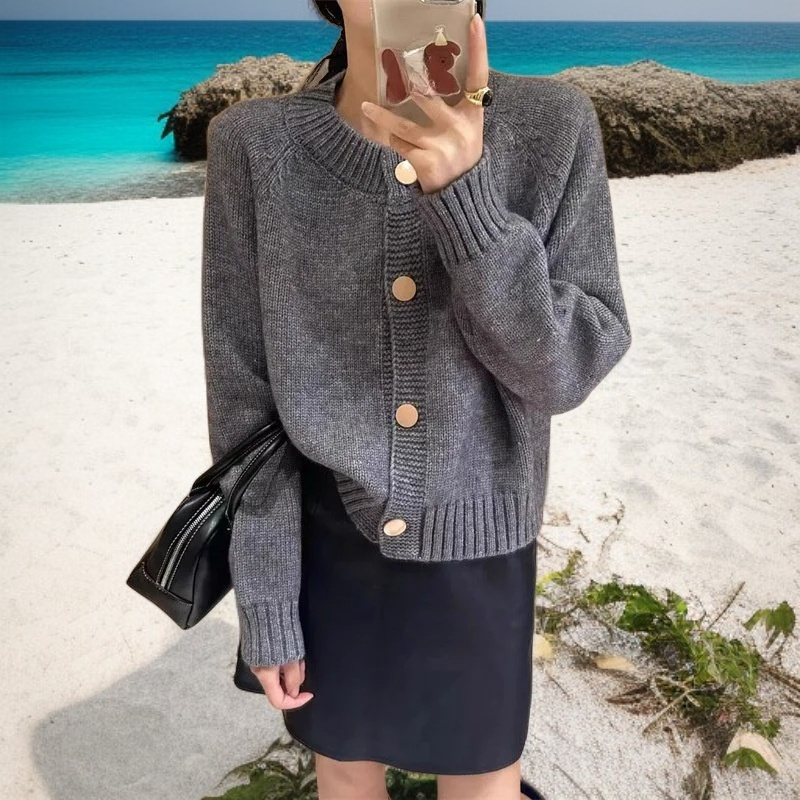 Detalle de la textura cómoda de la chaqueta de punto