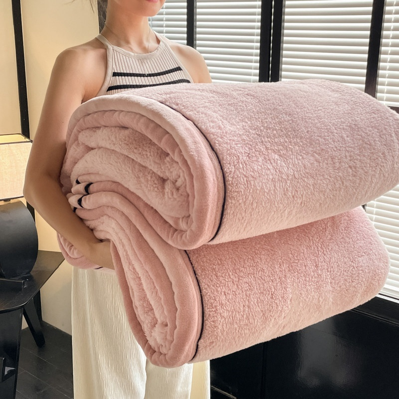 이중으로 두껍게 만든 긴 파일 담요