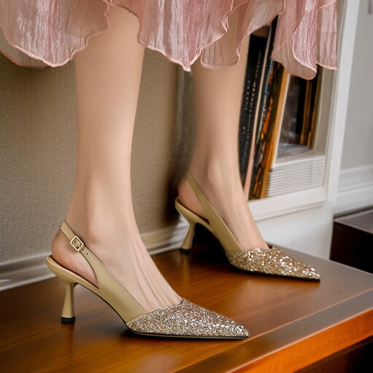 輝くエレガントハイヒール