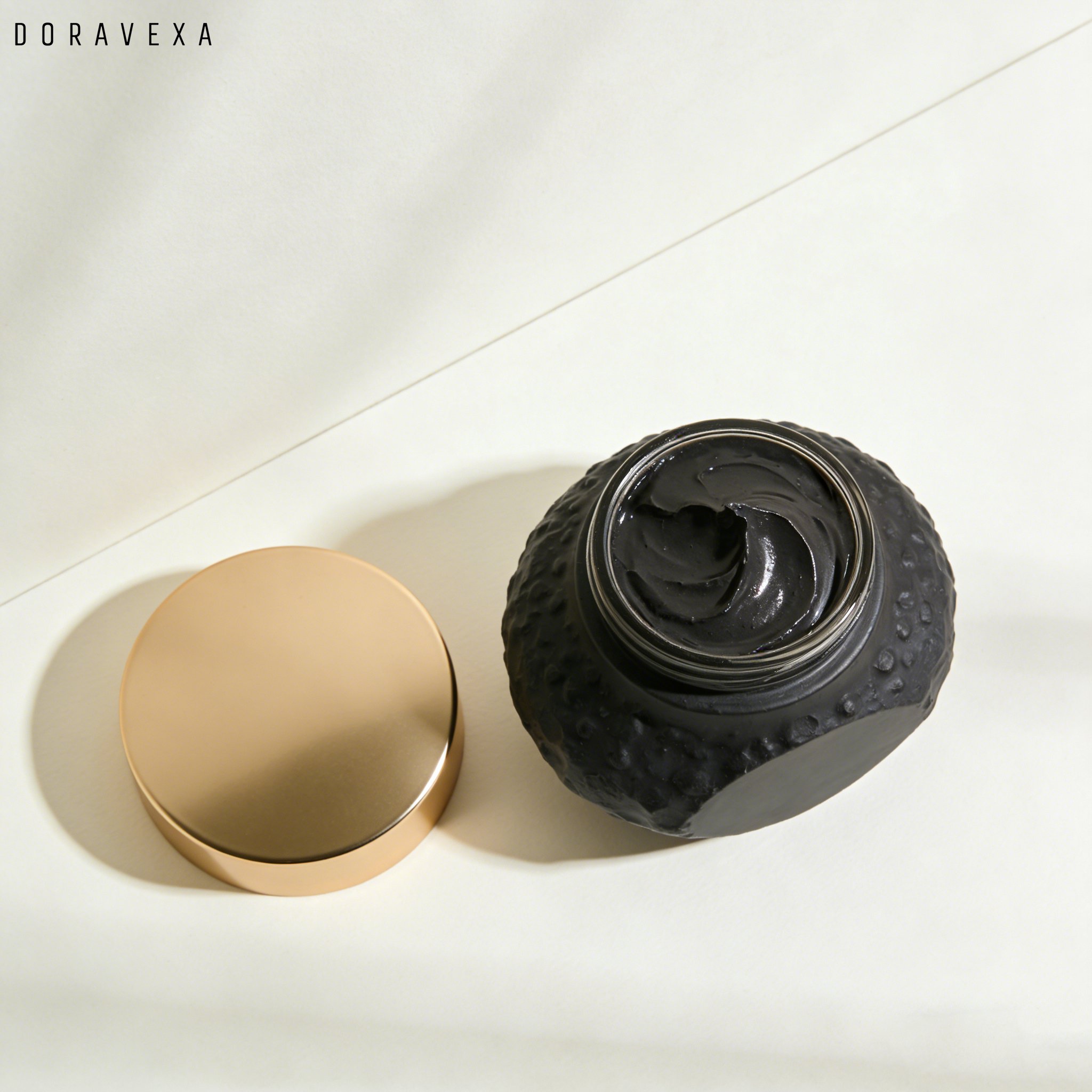 泥膜質地展示，細緻易推開