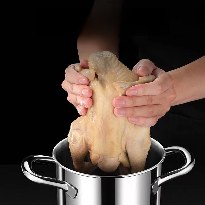 Stainless steel deep fryer with filter