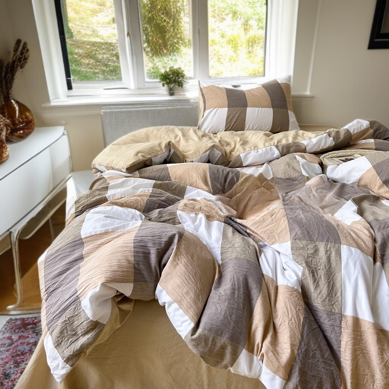 シンプルなチェック柄の4点寝具セット