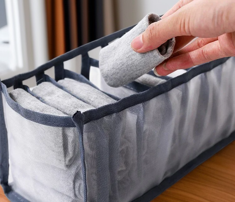 양말정리 칸이 있는 수납함 사용 예시