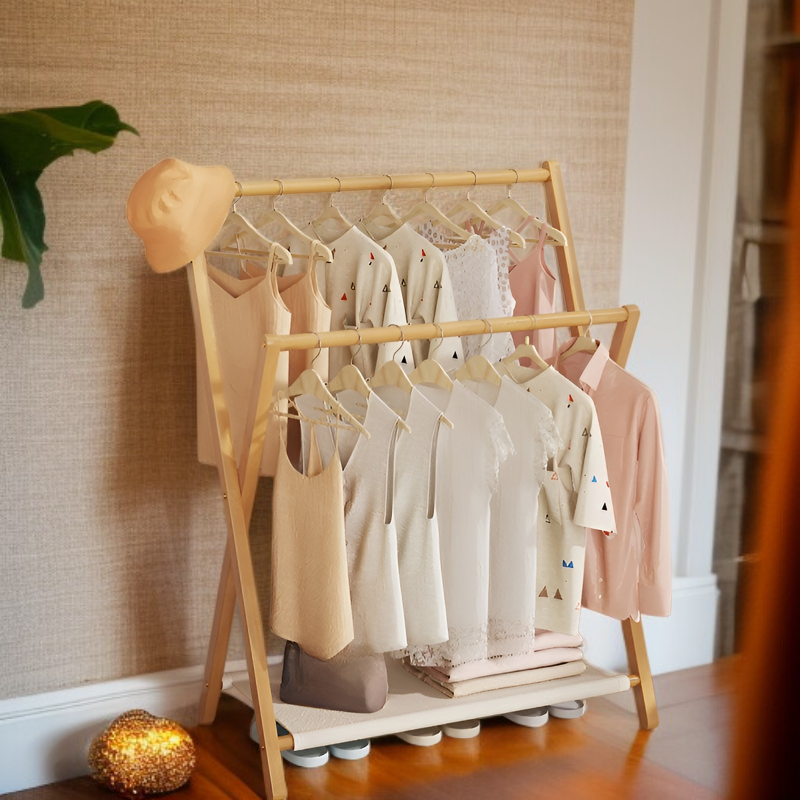 シンプルでおしゃれな竹製衣帽架の設置例