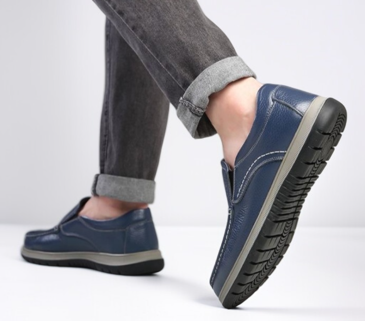 편안한 착용감의 남성 구두 뒷모습