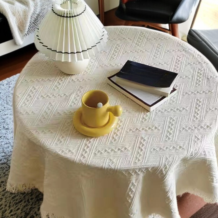 프렌치 인스 스타일 화이트 테이블보