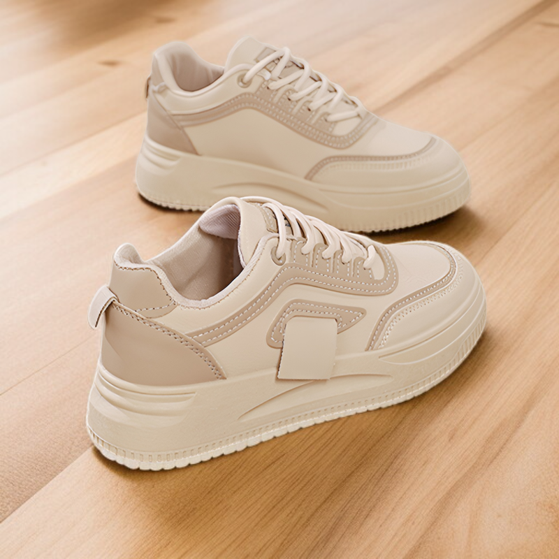 クラシックカジュアルホワイトスニーカー