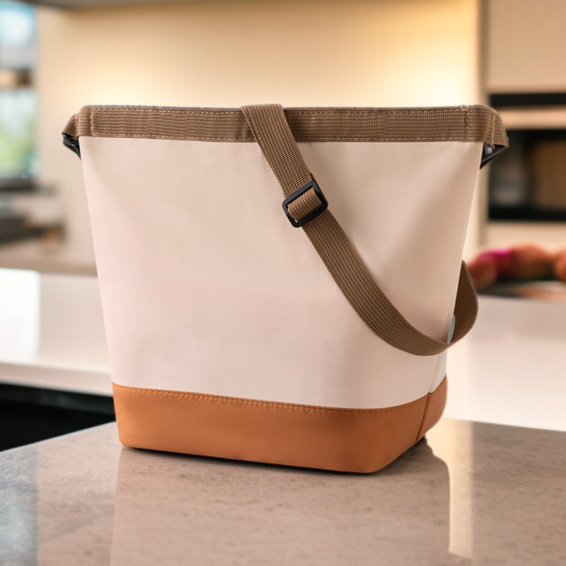 Große isolierte Lunch-Tasche