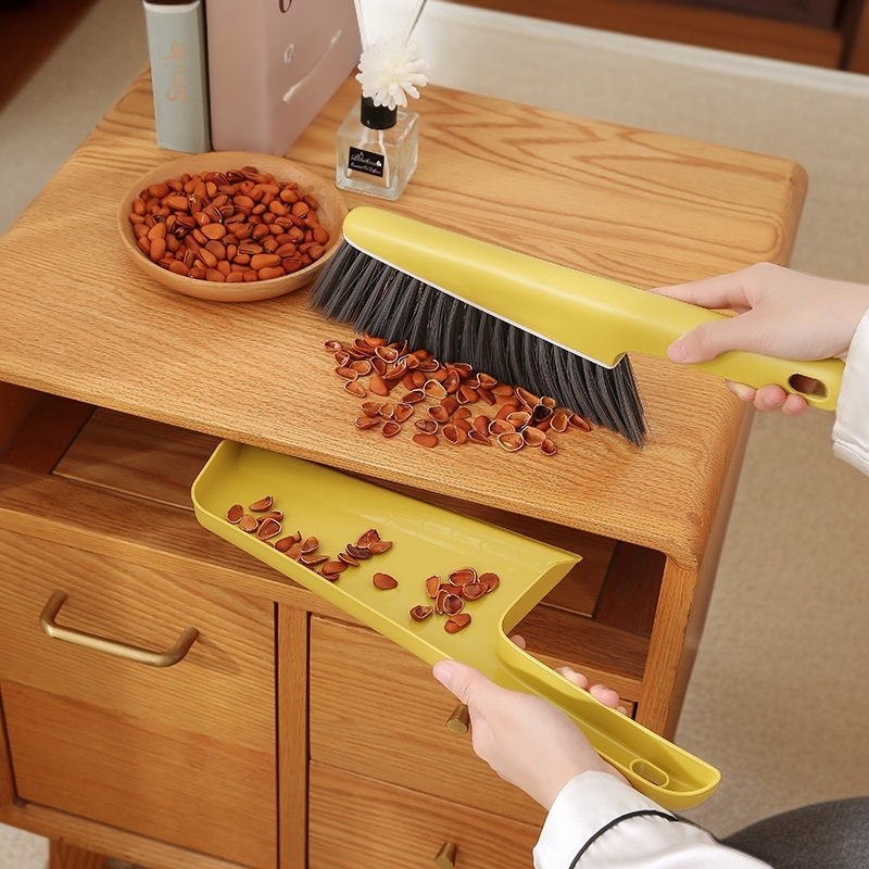 Perforated handle Dusting brush Bed Brush Set storage space multifunction Convenient use Dusting Bro
