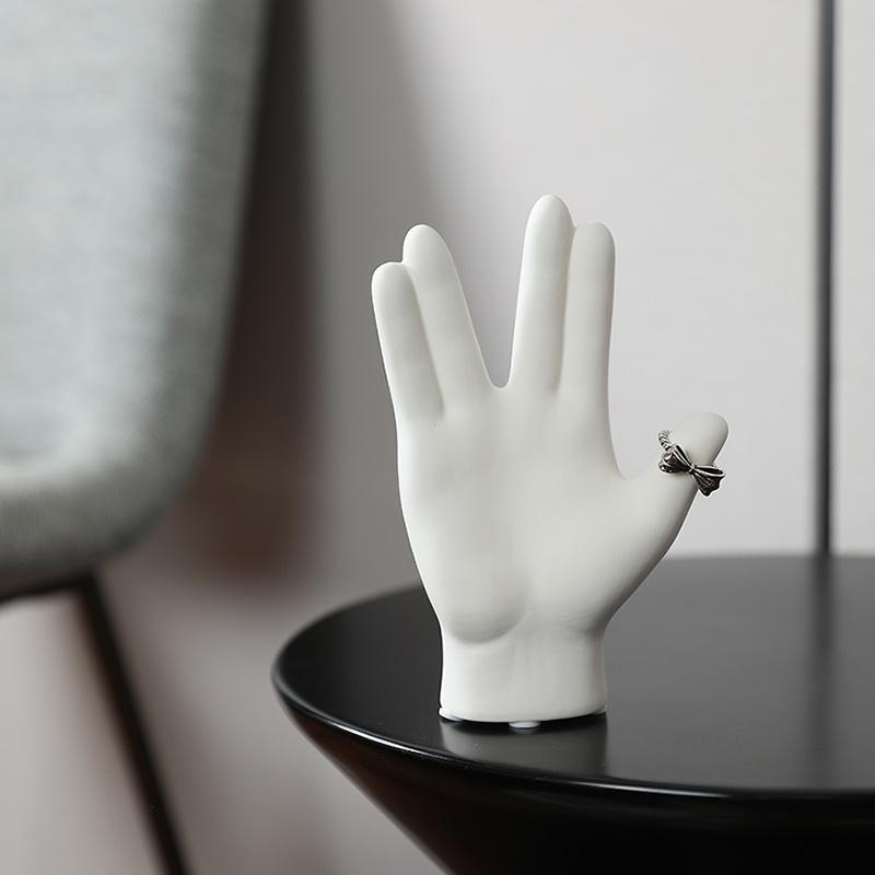 손 모양의 보석 보관 장식품