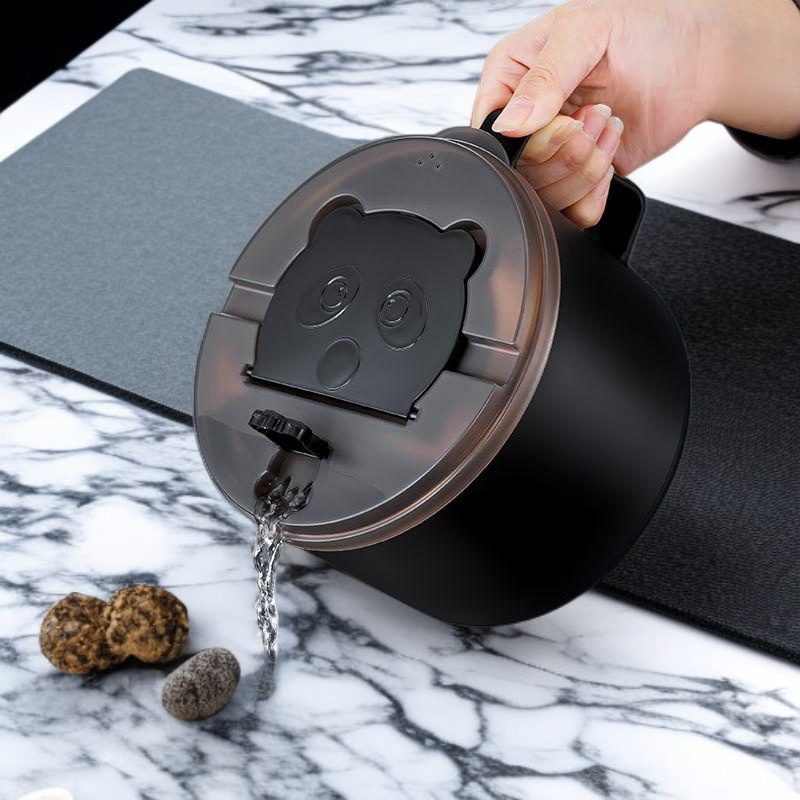 면 요리가 담긴 대용량 라면 그릇