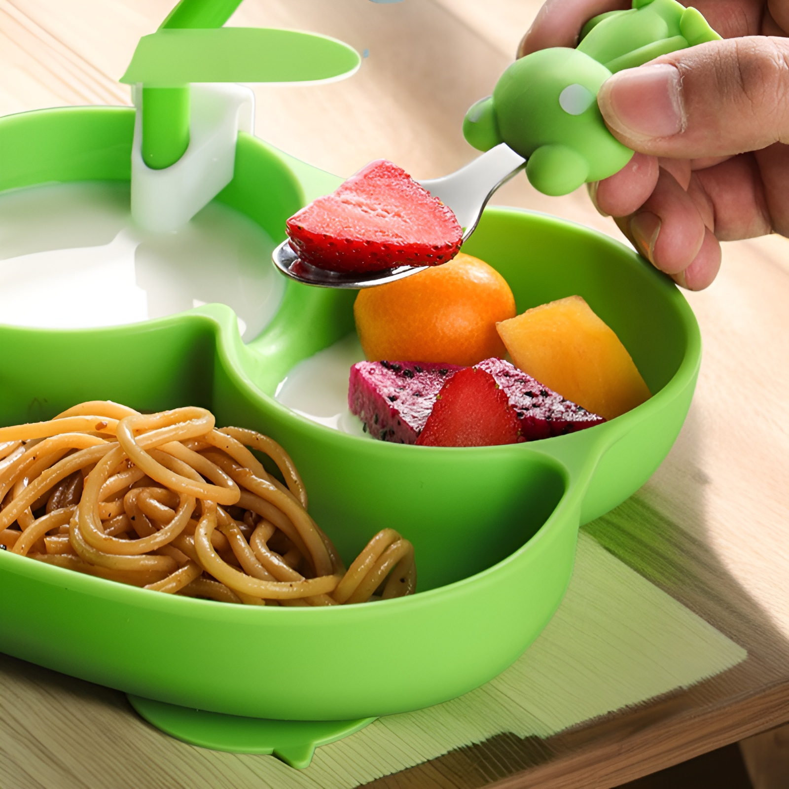 귀여운 만화 디자인 이유식 접시