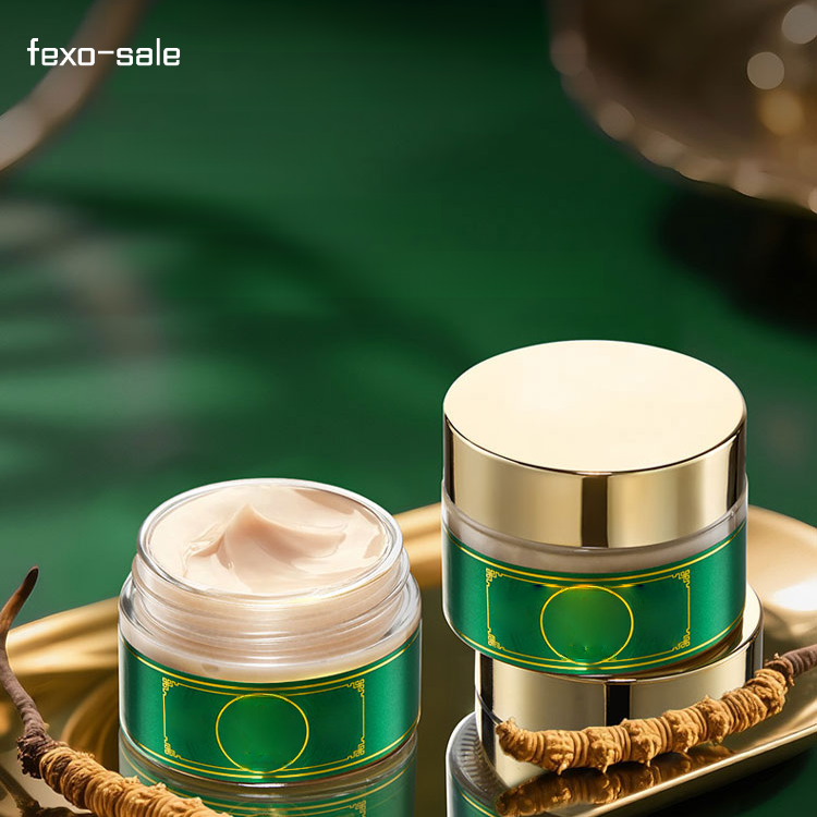 ครีมบำรุงรอบดวงตาเพื่อกระชับและลดเลือนริ้วรอย