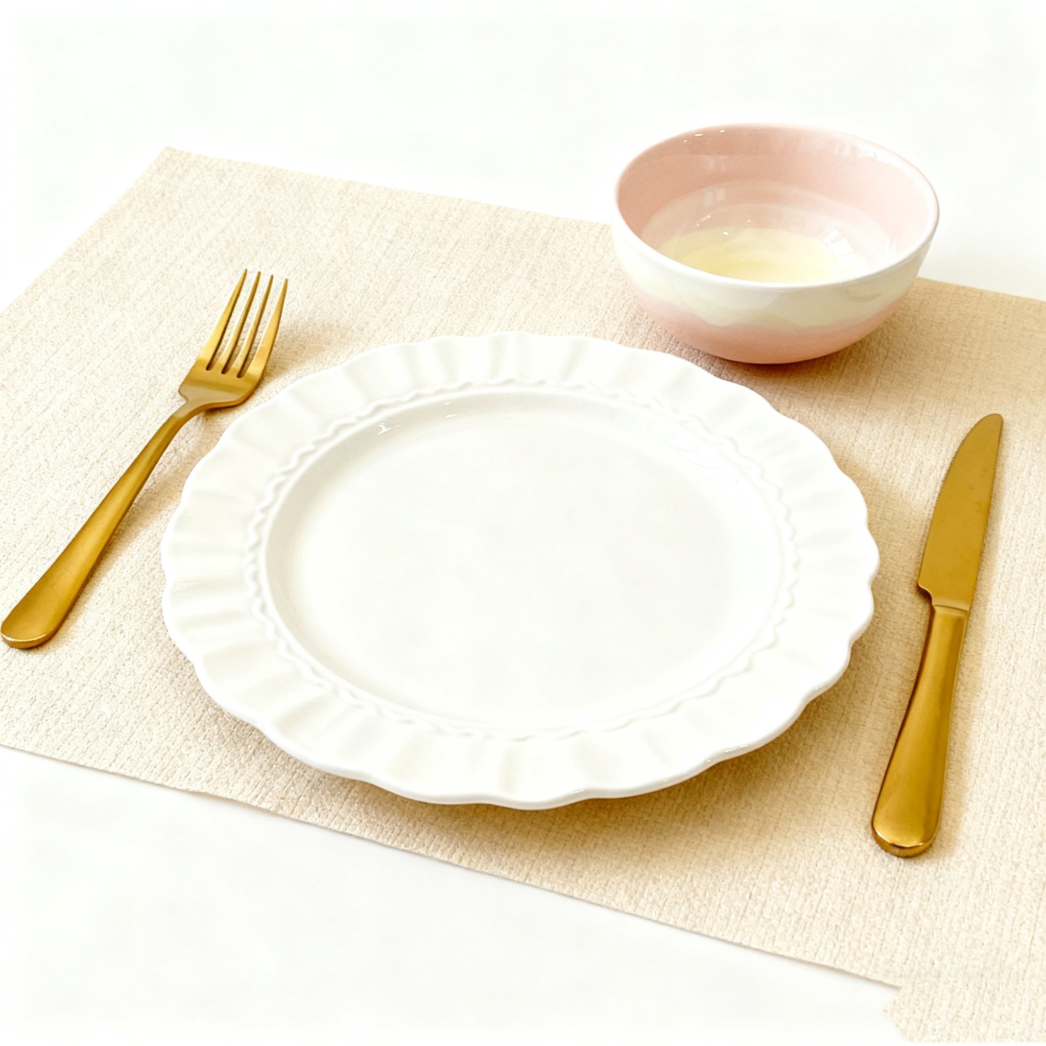 จานชามดีไซน์สวยสำหรับตกแต่งโต๊ะอาหาร