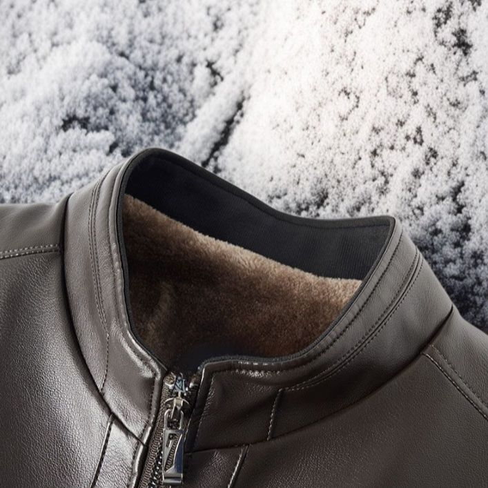メンズフリース裏地と厚手のレザージャケット