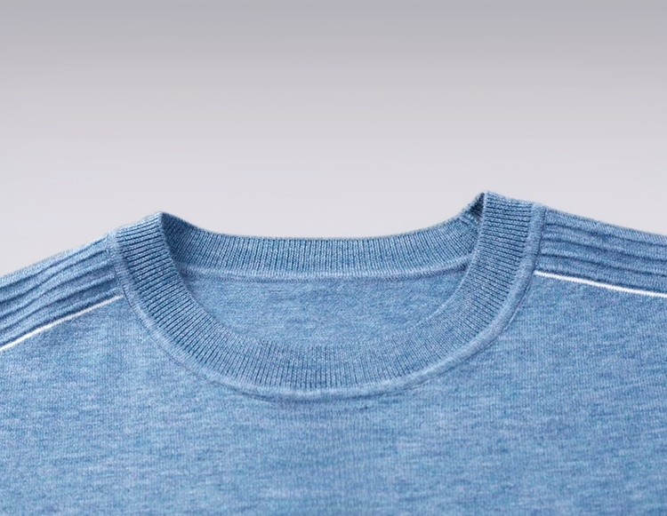 베이지 컬러 남성 터틀넥 니트