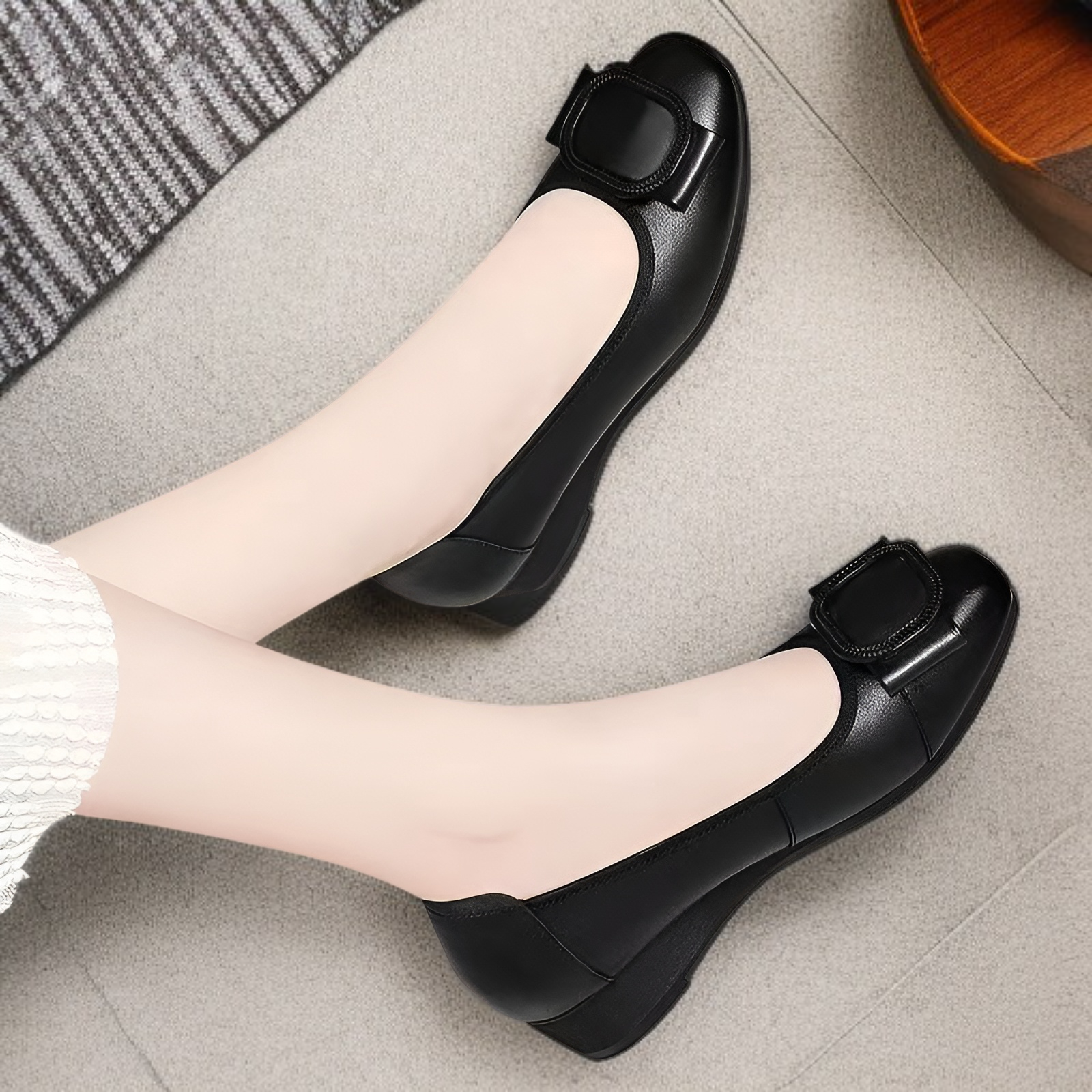 Women's low-cut wedge heel shoes