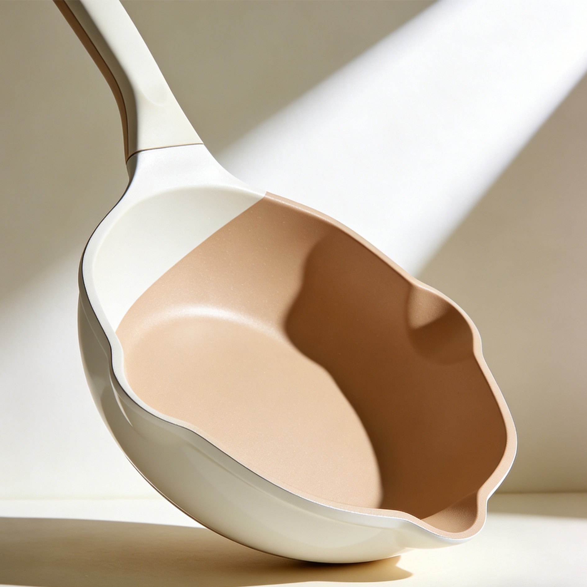 こびりつきにくいフライパンの全体画像