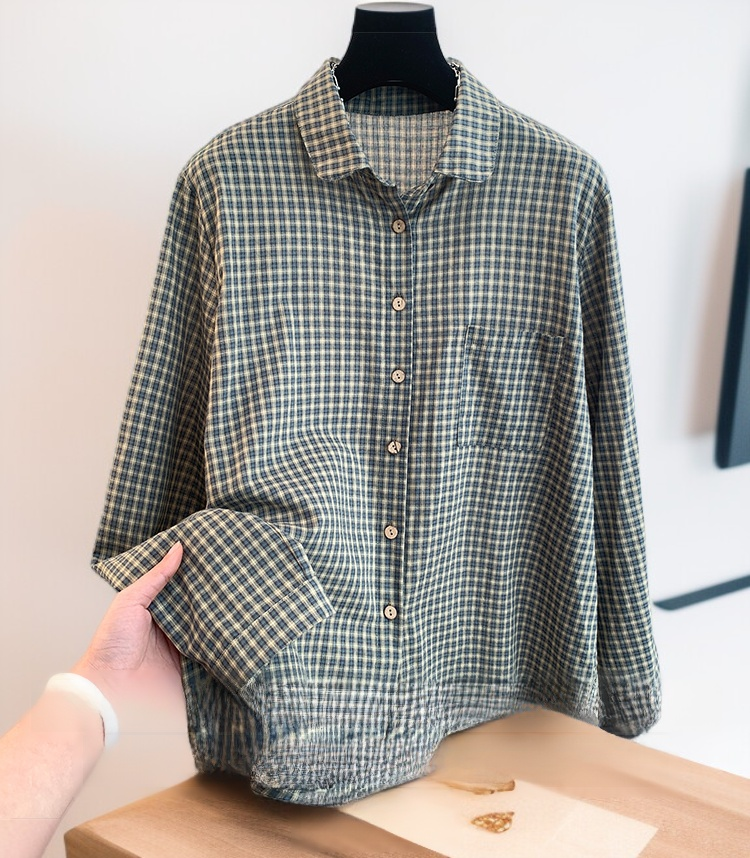 세련된 라펠 디자인이 돋보이는 남성 셔츠