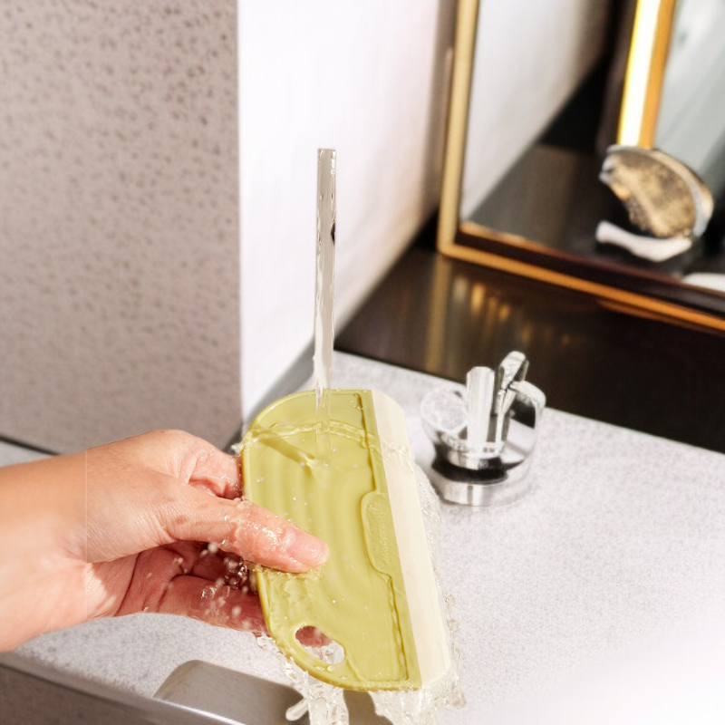 水滴を簡単に拭き取るミニワイパー