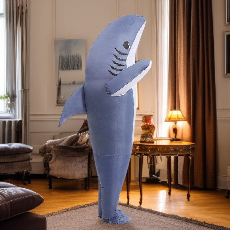 膨らませる漫画キャラクターのコスプレ衣装