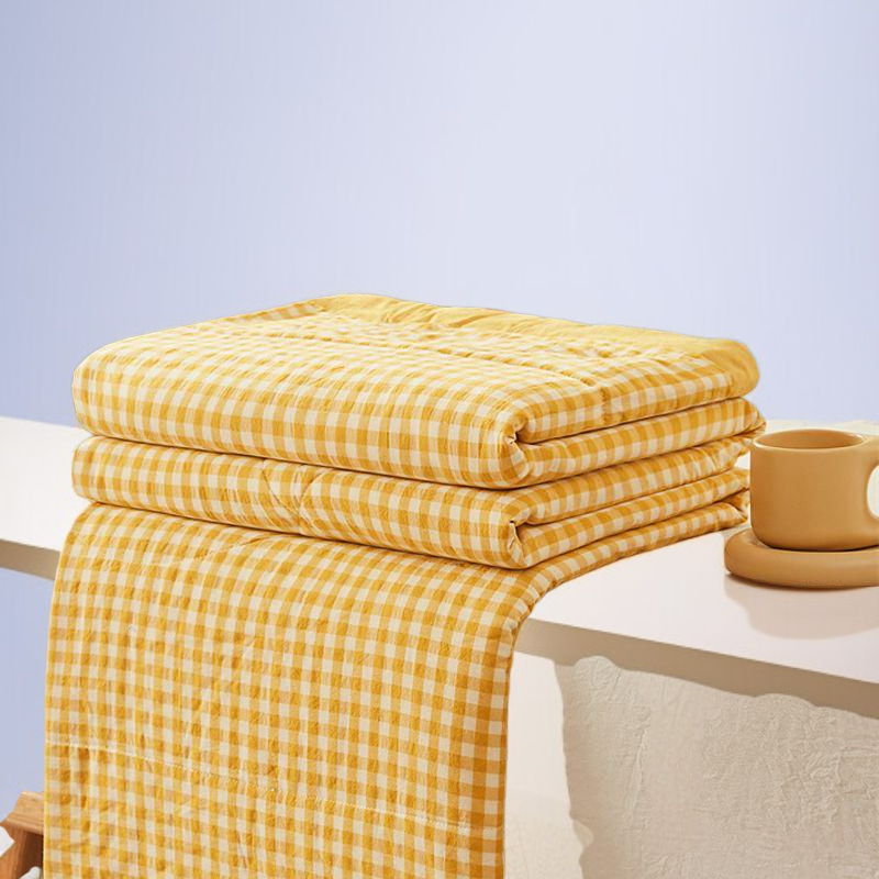 Machine washable cotton spring and autumn quilt