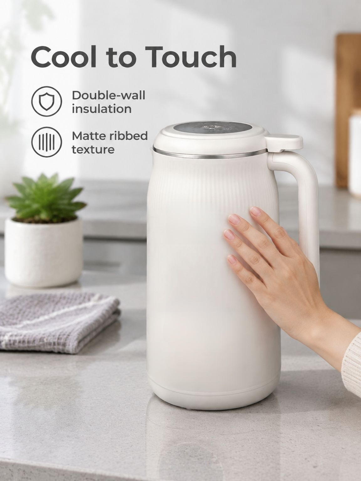 Homemade soy milk prepared with a multifunctional blender