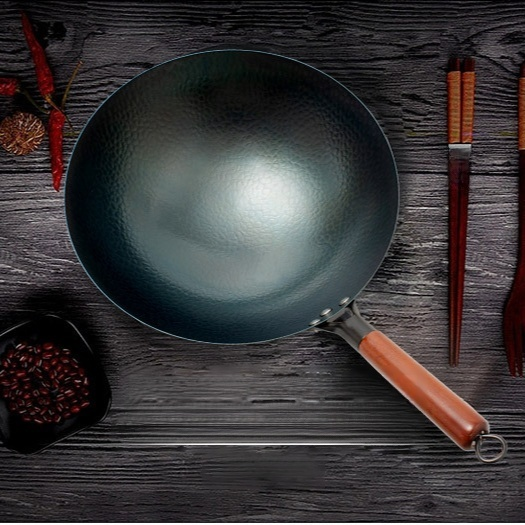 Uncoated round-bottomed iron wok