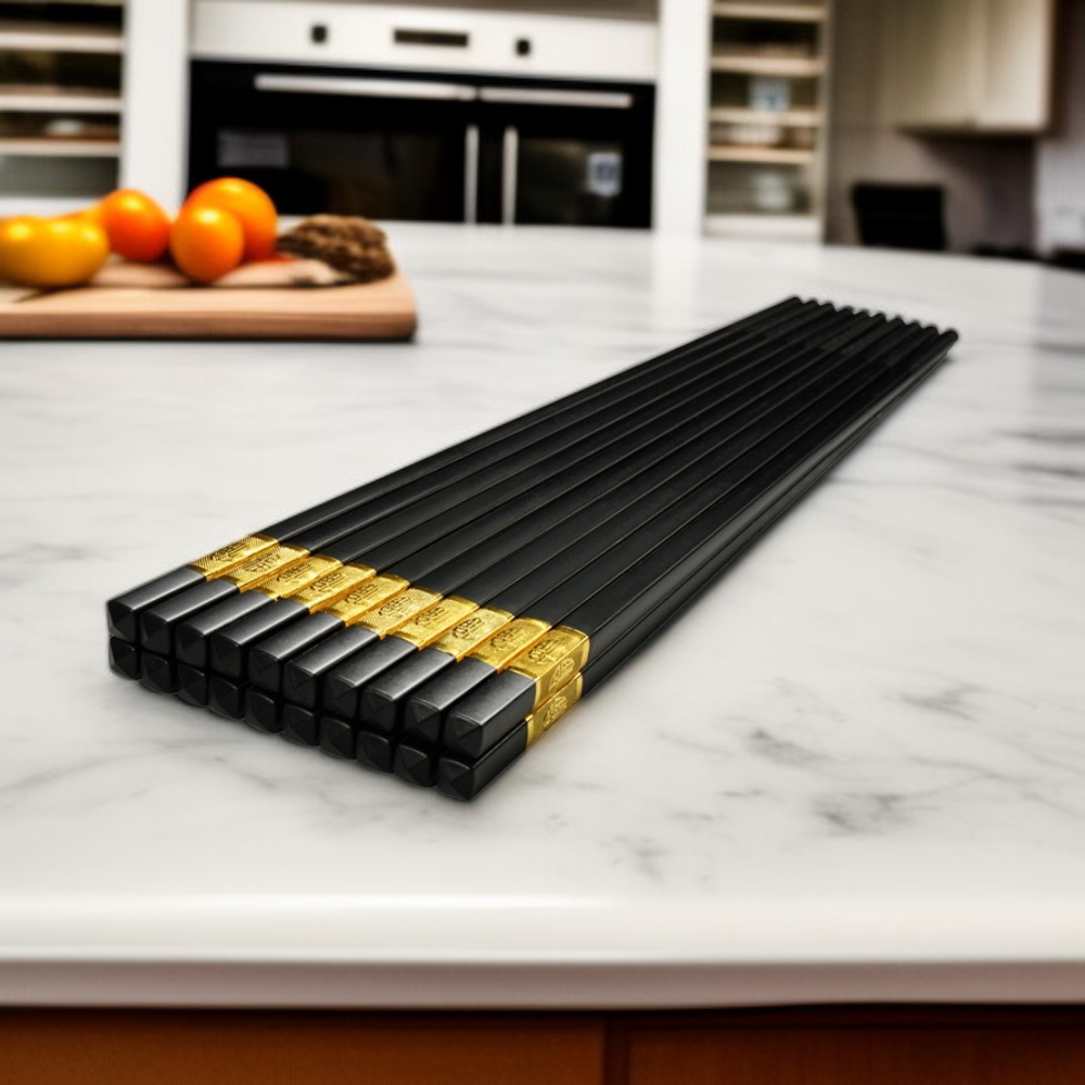 Mold and non-slip tableware