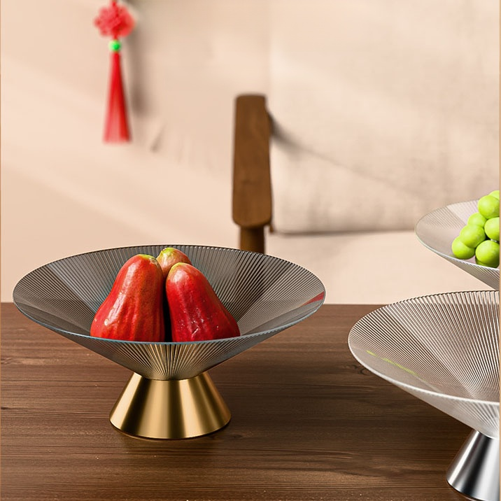 การสะเด็ดน้ำจานผลไม้มีก้าน