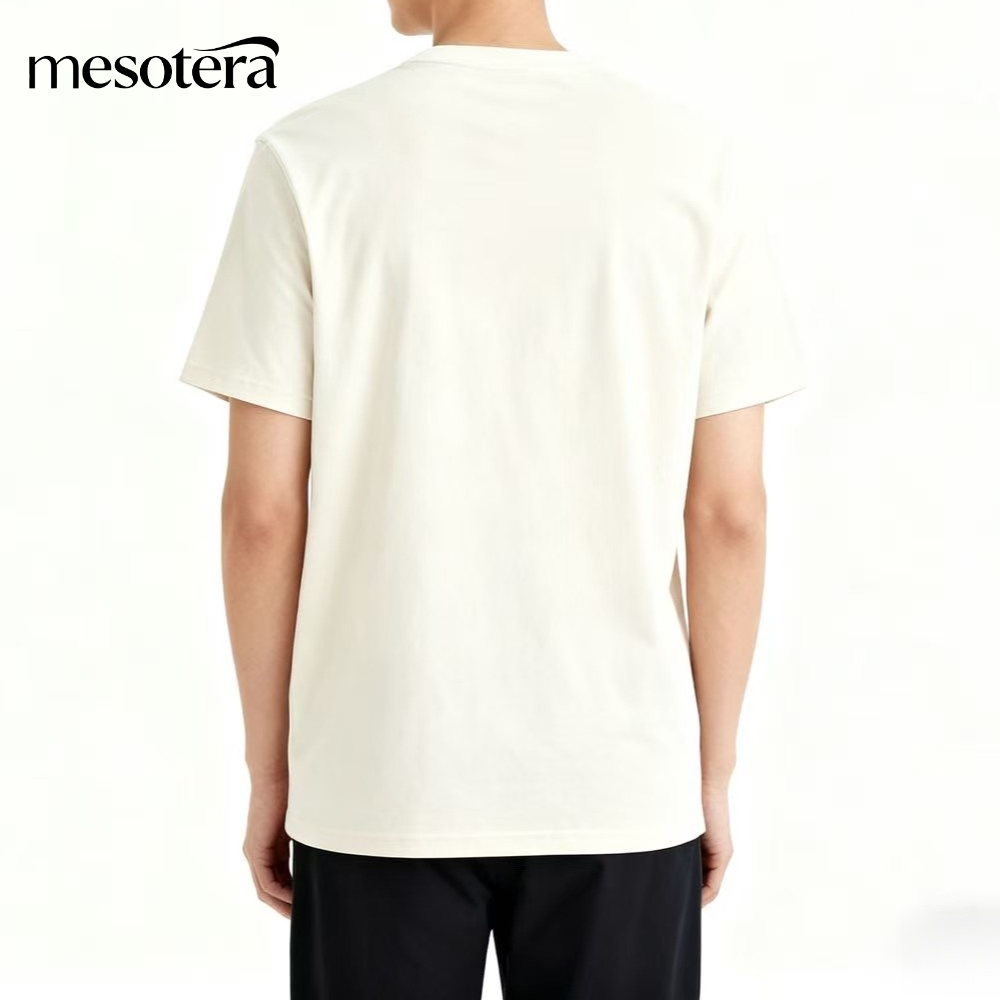 涼しい肌触りの純綿素材で、夏に活躍するメンズ向けカジュアル万能ベースレイヤーシャツ