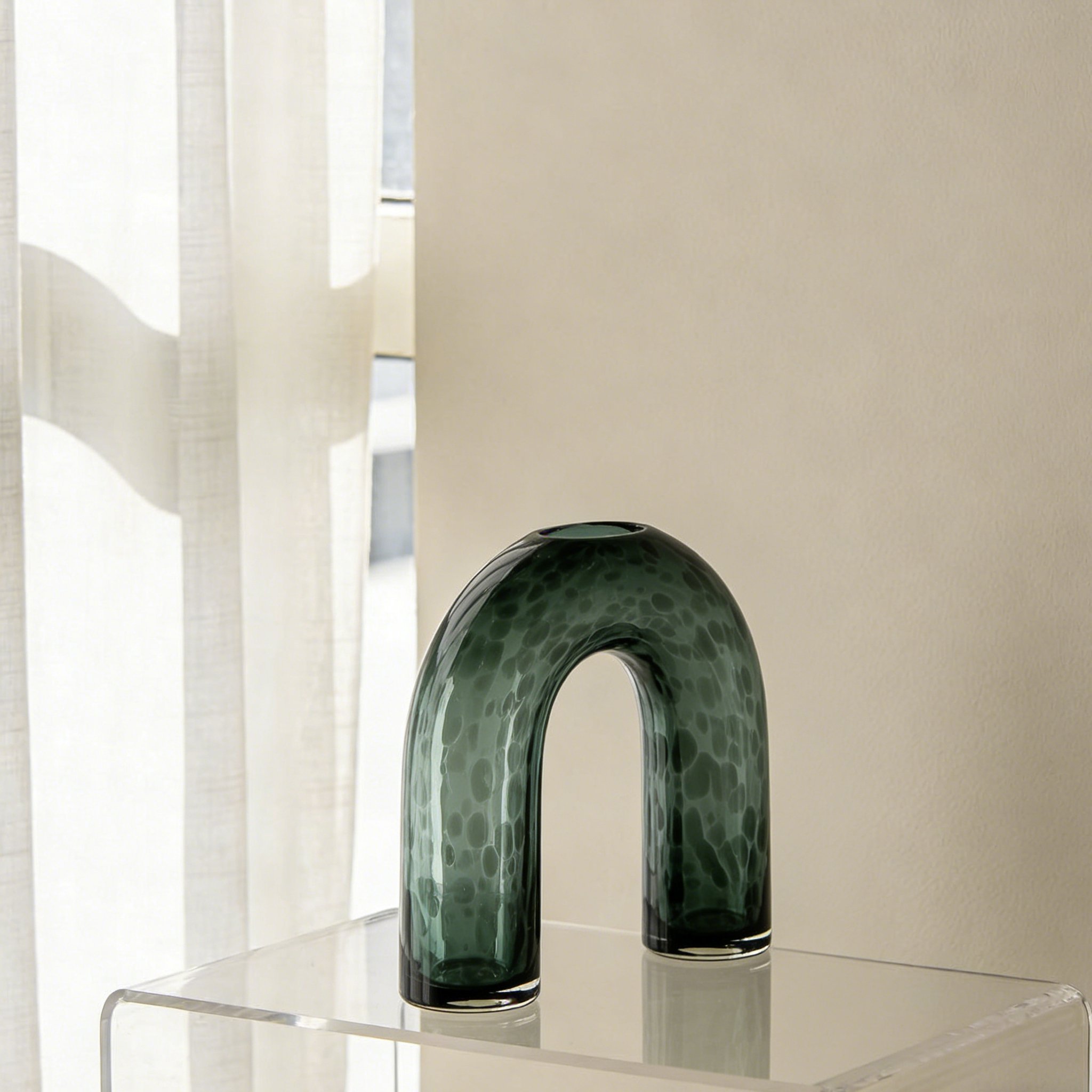 モダンU型ホームデコレーション置物の全体画像