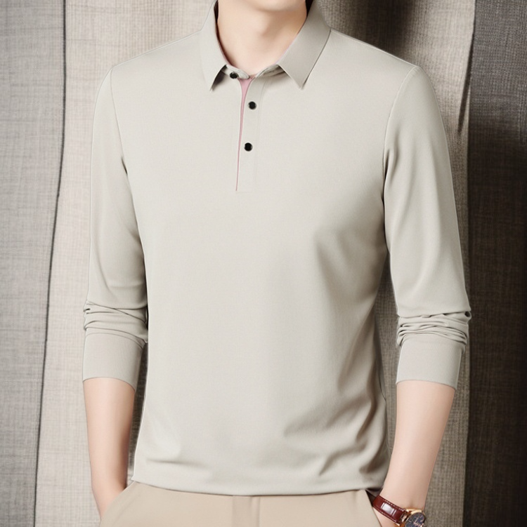 남자 비즈니스 루즈핏 긴팔 티셔츠 착용 이미지